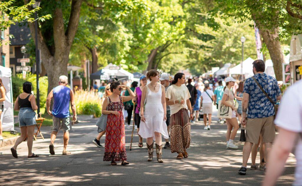 ESL Federal Credit Union Named the Ocial Presenting Sponsor of the 2025 Corn Hill Arts Festival